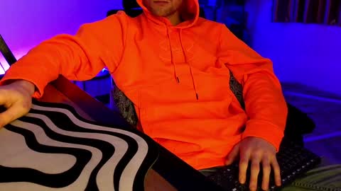 Snapshot of kinkypumpkin chatting on 01-11-25, 10:29 Kenny online show from 01-11-25, 10:29