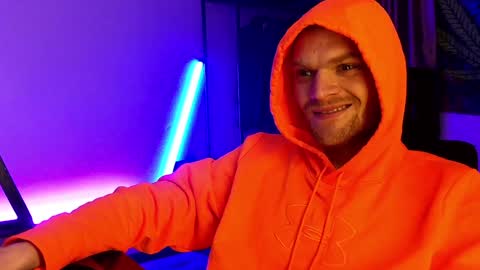 Snapshot of kinkypumpkin chatting on 01-12-25, 05:44 Kenny online show from 01-12-25, 05:44