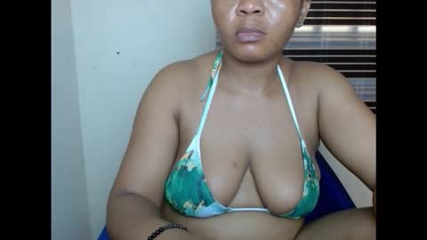 Snapshot of kinkyxxjuice chatting on 09-29-25, 10:09 kinkyxxjuice online show from 09-29-25, 10:09