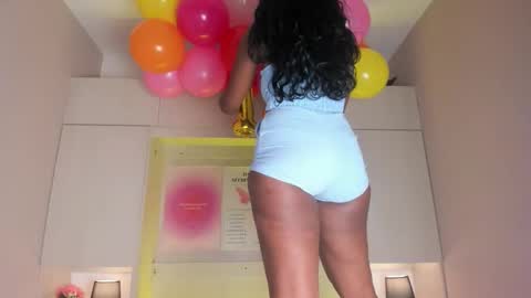 Snapshot of kiomarabaker chatting on 01-13-26, 11:59 M A R A online show from 01-13-26, 11:59