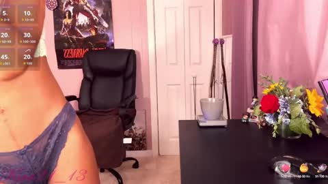 Snapshot of kira21_13 chatting on 10-19-25, 04:18 Kira21 13 online show from 10-19-25, 04:18