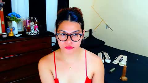 Snapshot of kira_amethyst chatting on 03-19-26, 07:23 KIRA online show from 03-19-26, 07:23