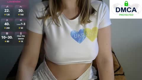 Snapshot of kira_blonde_angel chatting on 01-18-25, 11:43 Kira online show from 01-18-25, 11:43