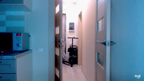 Snapshot of kira_foxy_ chatting on 11-27-25, 08:38 Kira online show from 11-27-25, 08:38