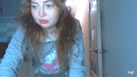 Snapshot of kira_foxy_ chatting on 12-21-25, 10:00 Kira online show from 12-21-25, 10:00