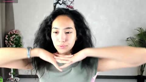 Aura online show from 09-20-25, 03:51