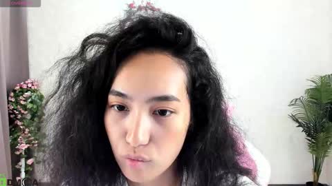 Aura online show from 10-27-25, 06:50