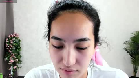 Aura online show from 10-30-25, 01:51