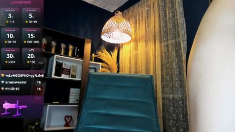 Snapshot of kira_rizzoo chatting on 12-17-24, 05:36 KIRA online show from 12-17-24, 05:36