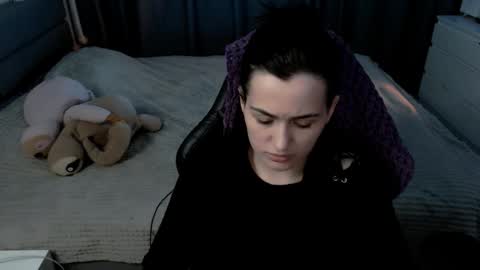 Snapshot of kira_yammy chatting on 03-04-26, 11:00 Kira follow me online show from 03-04-26, 11:00