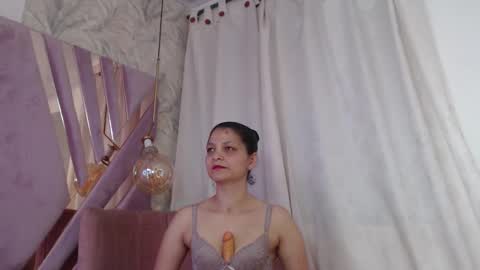 kiraawild online show from 10-31-25, 03:46