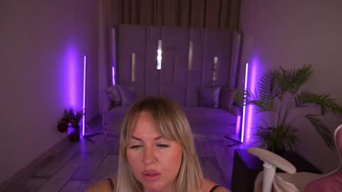 Kira online show from 02-05-25, 10:12