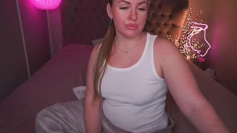 Kira online show from 02-21-25, 10:04