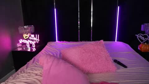 Kira online show from 11-08-25, 05:07