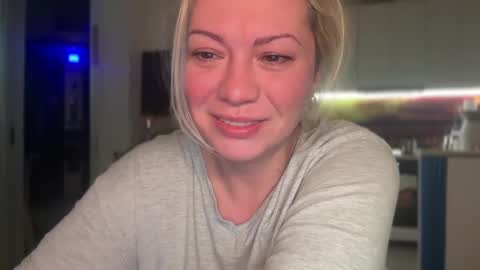 Snapshot of kiradivine chatting on 01-22-25, 07:24 KiraDivine online show from 01-22-25, 07:24