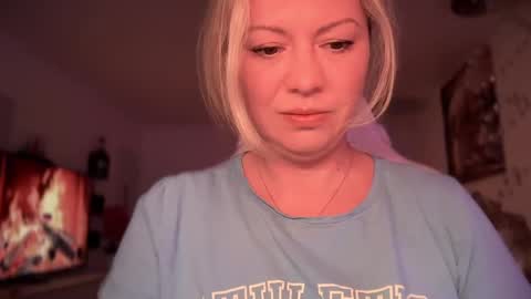 Snapshot of kiradivine chatting on 02-21-25, 02:16 KiraDivine online show from 02-21-25, 02:16