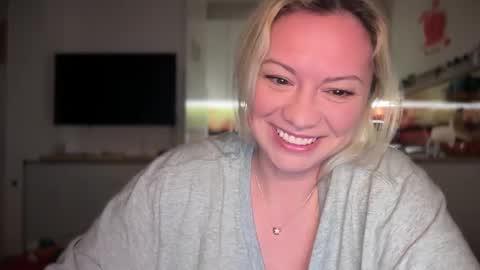 Snapshot of kiradivine chatting on 02-22-25, 07:25 KiraDivine online show from 02-22-25, 07:25