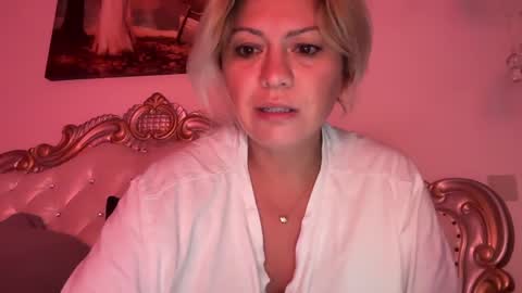 Snapshot of kiradivine chatting on 09-10-25, 01:55 KiraDivine online show from 09-10-25, 01:55