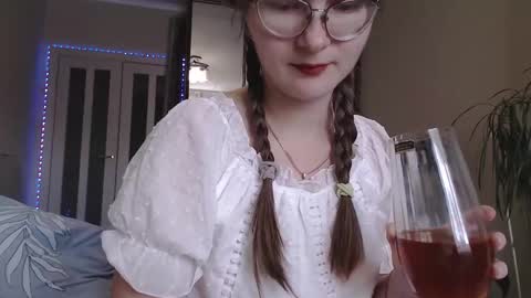 KiraGoldens online show from 09-30-25, 07:24