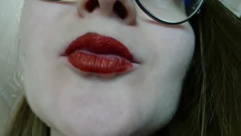 KiraGoldens online show from 10-19-25, 06:25