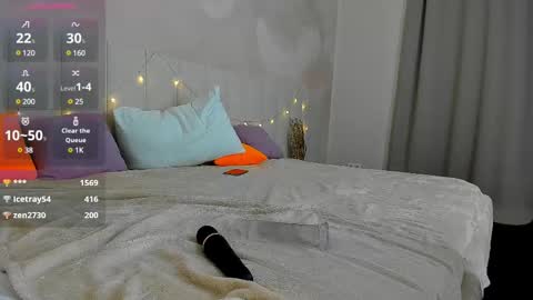 Kira online show from 03-12-25, 05:24