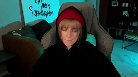 Kira online show from 11-01-25, 02:41