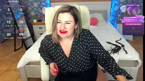 Snapshot of kiraroxx chatting on 03-08-25, 01:17 Kira online show from 03-08-25, 01:17