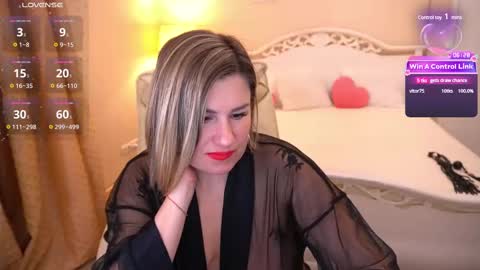 Snapshot of kiraroxx chatting on 03-09-25, 10:08 Kira online show from 03-09-25, 10:08