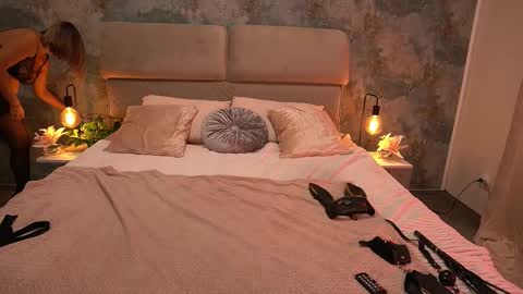 Snapshot of kiraroxx chatting on 09-24-25, 06:55 Kira online show from 09-24-25, 06:55