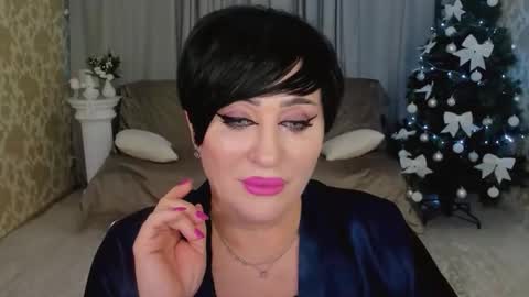 Snapshot of kiratempt chatting on 12-18-25, 11:49 Kira online show from 12-18-25, 11:49