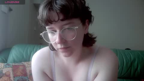 Snapshot of kirbythefae chatting on 12-07-24, 02:31 Kirby online show from 12-07-24, 02:31