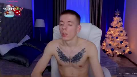 Snapshot of kireev_ chatting on 12-22-24, 01:00 online show from 12-22-24, 01:00