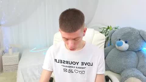 Snapshot of kireev_ chatting on 03-11-25, 10:07 online show from 03-11-25, 10:07