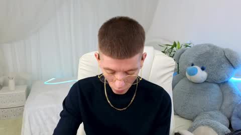 Snapshot of kireev_ chatting on 03-12-25, 06:18 online show from 03-12-25, 06:18