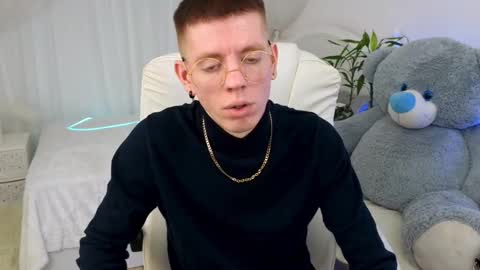 Snapshot of kireev_ chatting on 03-12-25, 09:23 online show from 03-12-25, 09:23