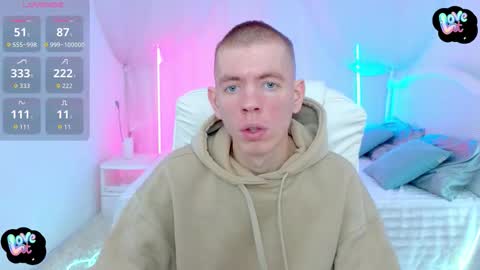 Snapshot of kireev_ chatting on 10-13-25, 09:09 online show from 10-13-25, 09:09