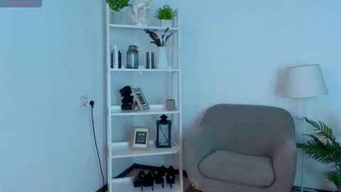 Snapshot of kireev_ chatting on 10-17-25, 11:24 online show from 10-17-25, 11:24