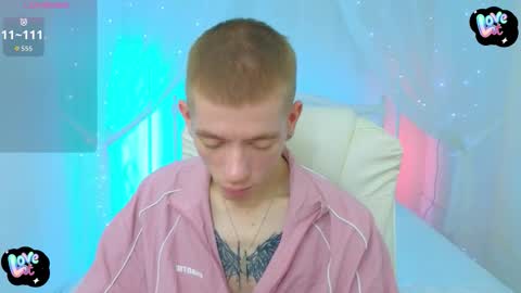 Snapshot of kireev_ chatting on 10-25-25, 06:02 online show from 10-25-25, 06:02