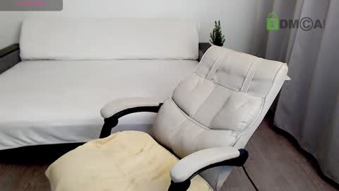 Kiri online show from 12-19-24, 05:18