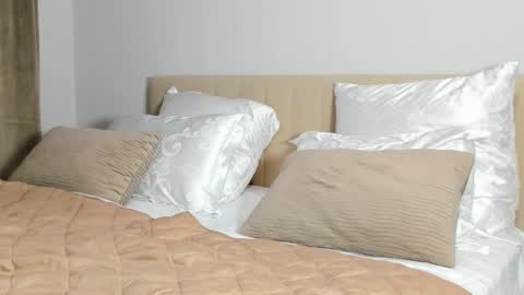 Kira online show from 03-17-26, 07:06