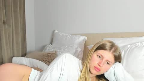 Snapshot of kirraa_ chatting on 04-24-26, 08:22 Kira online show from 04-24-26, 08:22