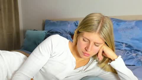 Snapshot of kirraa_ chatting on 05-30-26, 08:39 Kira online show from 05-30-26, 08:39