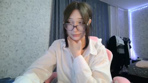 Snapshot of kirstievelasco chatting on 09-15-25, 06:30 Nicole online show from 09-15-25, 06:30