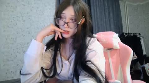 Snapshot of kirstievelasco chatting on 09-20-25, 06:20 Nicole online show from 09-20-25, 06:20