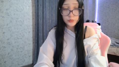 Snapshot of kirstievelasco chatting on 10-02-25, 06:48 Nicole online show from 10-02-25, 06:48