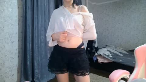Snapshot of kirstievelasco chatting on 10-09-25, 06:28 Nicole online show from 10-09-25, 06:28