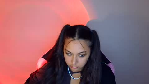 kiss_ameliaa online show from 10-04-25, 08:34