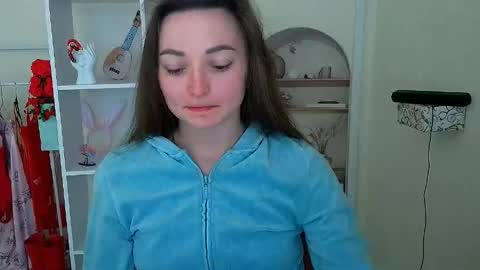 Snapshot of kiss_shy chatting on 05-31-26, 02:46 Valeria online show from 05-31-26, 02:46