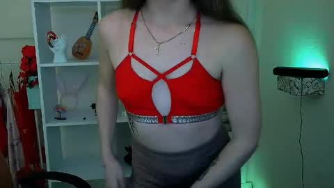 Snapshot of kiss_shy chatting on 05-31-26, 06:09 Valeria online show from 05-31-26, 06:09