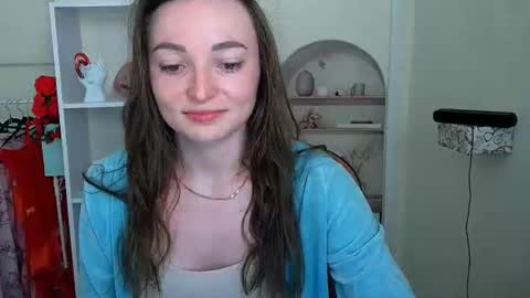 Snapshot of kiss_shy chatting on 06-16-26, 05:43 Valeria online show from 06-16-26, 05:43
